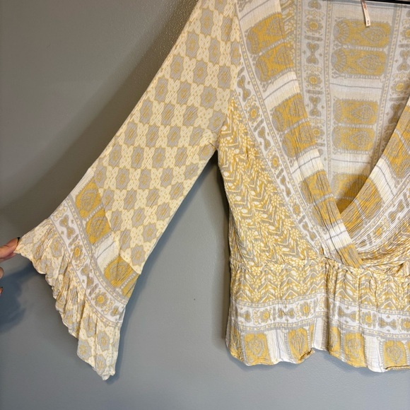 Free People Medium Rosalie Bell Sleeve Wrap Top Boho Butter Yellow Pattern - Picture 3 of 6